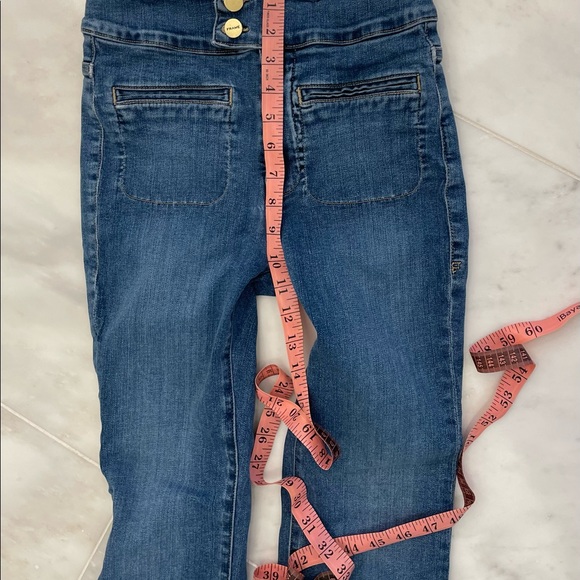 Frame Denim Le Hardy Crop Flare in medium wash Zip fly with double button. - Picture 5 of 7